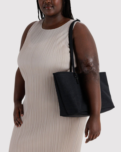 MEDIUM NYLON REVERSIBLE TOTE - US 7234